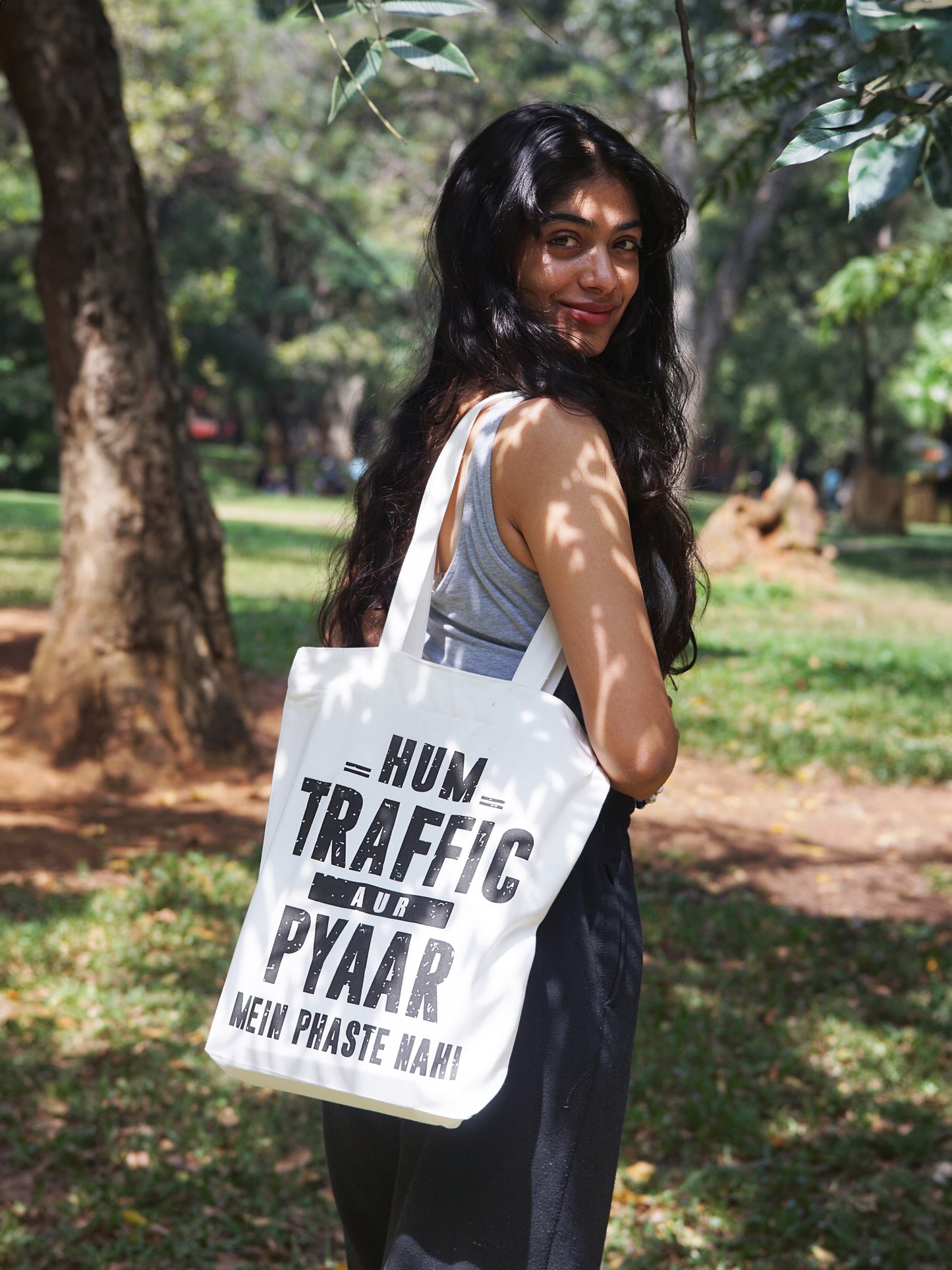 Hum Traffic Tote Bag