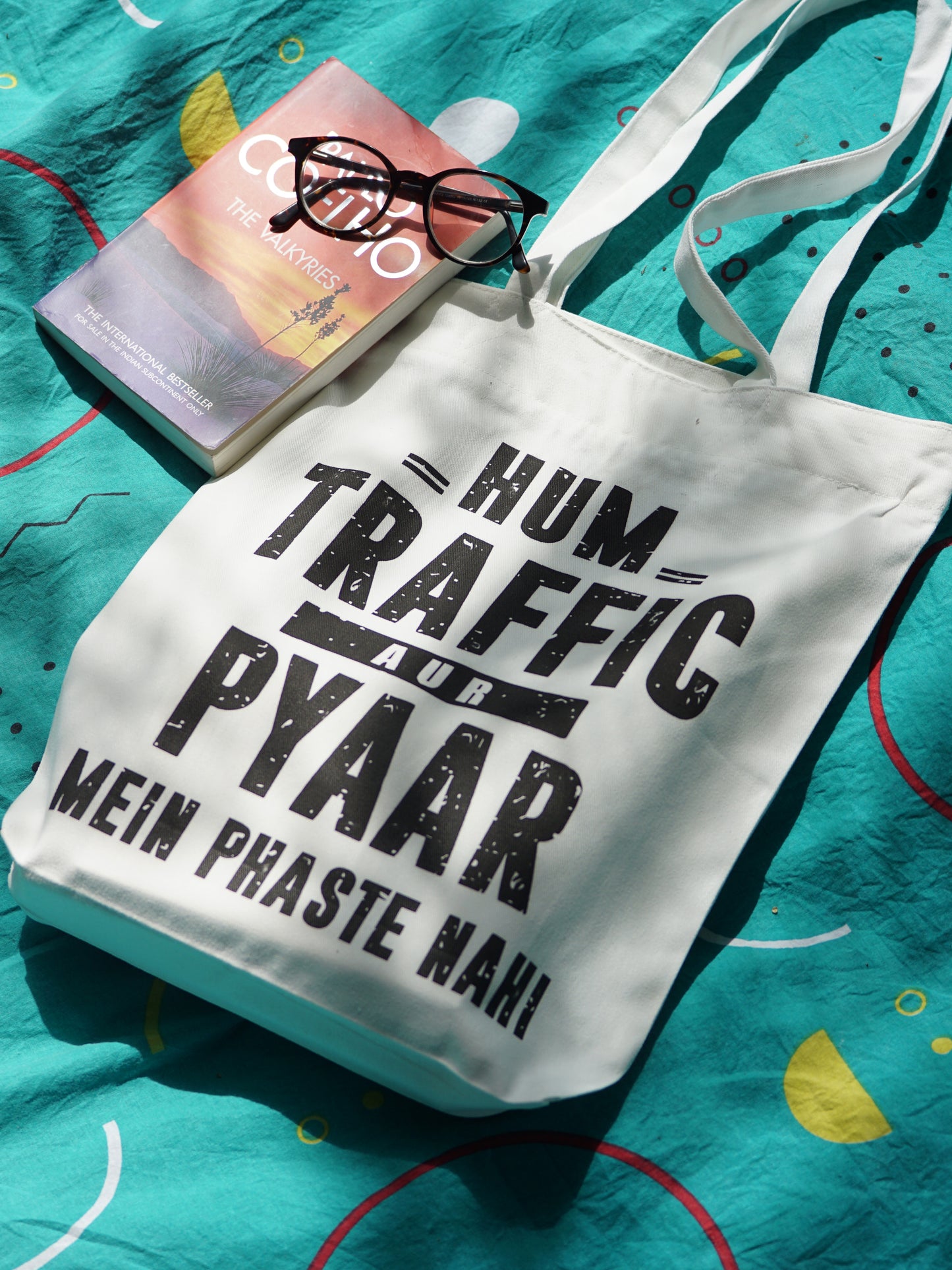 Hum Traffic Tote Bag